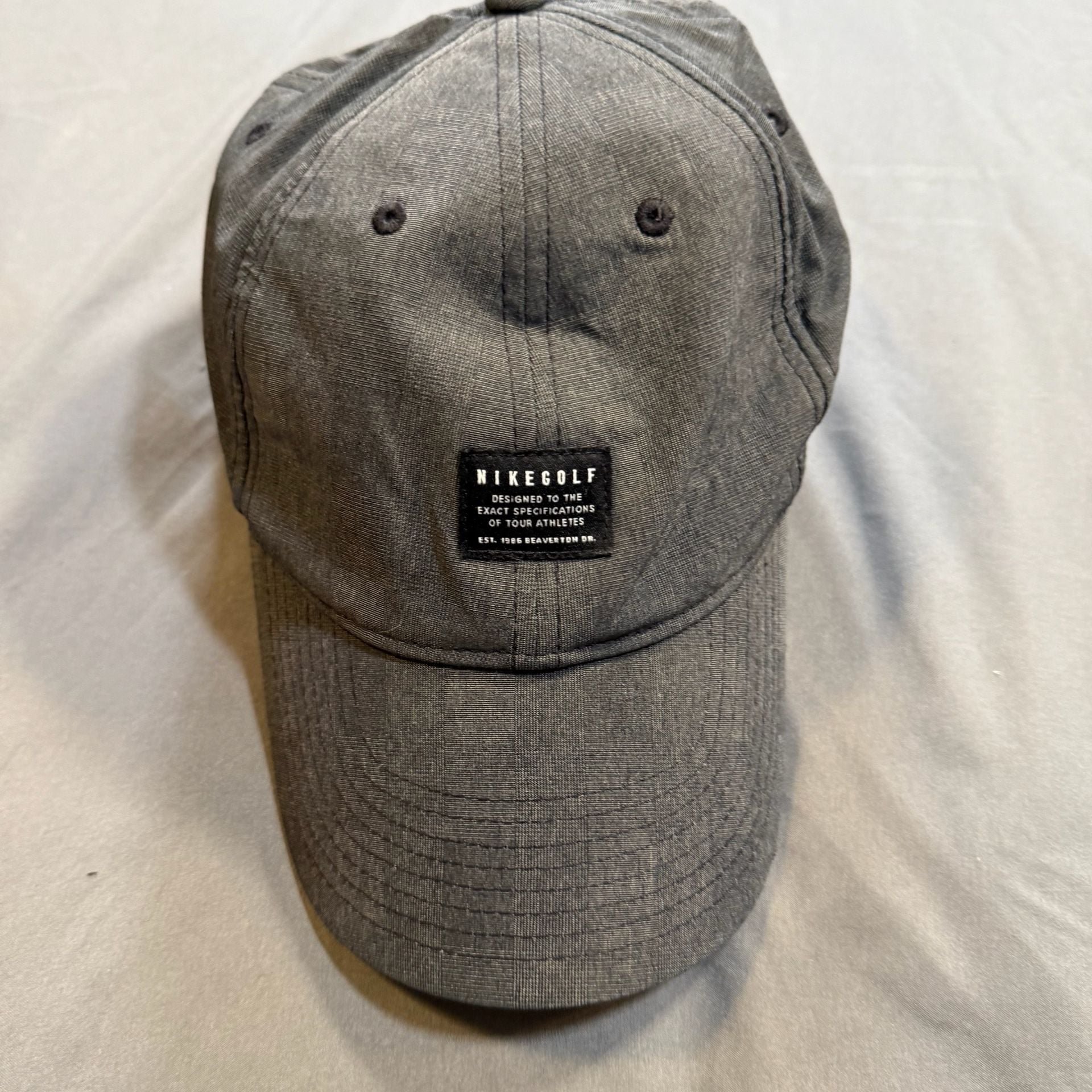 Nike Golf Adjustable Strapback Hat Cap Grey